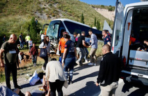 Eskişehir’de yolcu otobüsü şarampole devrildi! 35 yaralı