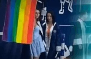 Mezuniyette LGBT bayrağı açtı diye hedef gösterilen öğrenciye jet soruşturma