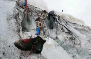 Yüksek sıcaklıklar buzulları eritti, 37 yıldır kayıp dağcının kalıntıları ortaya çıktı