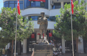 Atatürk heykeline balyozla saldıran saldırgan suç makinesi çıktı! Serbest bırakıldı