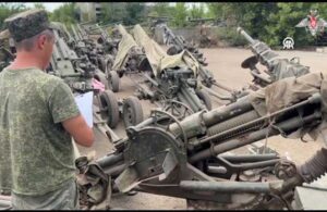 Rusya, Wagner’in teslim ettiği silahların videosunu yayınladı! Tanklar, zırhlı araçlar…
