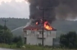 Zonguldak’ta evin çatısına yıldırım düştü