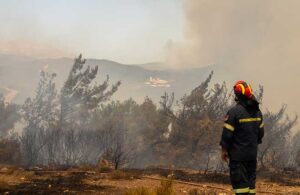 Yunanistan’daki yangın kontrolsüz şekilde yayılıyor: Binlerce kişi tahliye edildi!