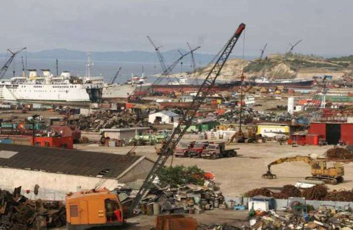 Türkiye depremle sarsılırken binlerce tonluk zehir gemisi İzmir’e getirilmiş!