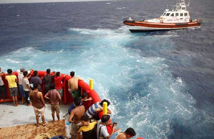 İtalya’da göçmen teknesi faciası! 2 ölü 31 kayıp