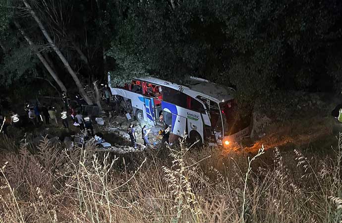 Yozgat’ta yolcu otobüsü şarampole uçtu! 12 ölü 19 yaralı