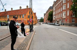 Danimarka’da Türkiye Büyükelçiliği önünde Kur’an yaktılar
