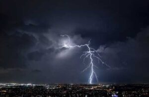 İstanbullular bu geceye dikkat! Elektrik fırtınaları yaşanacak
