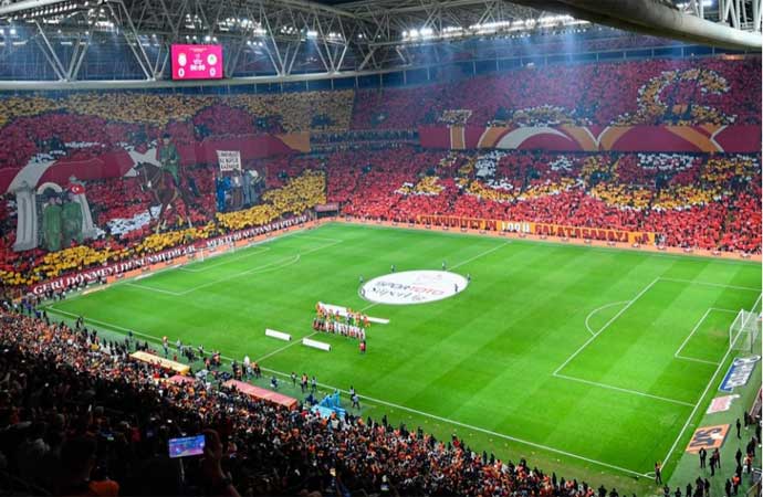 Galatasaray altyapısındaki oyuncuyu kadrosuna kattı