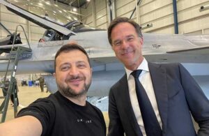 Uçak başında özçekim yaptılar: Hollanda ve Ukrayna arasında F-16 anlaşması