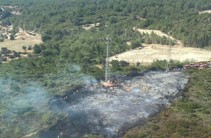 İzmir’de orman yangını kısmen kontrol altına alındı