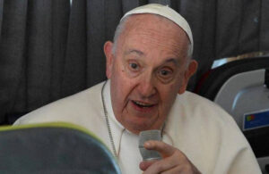 Papa Francis: Kilise LGBT bireyler dahil herkese açık