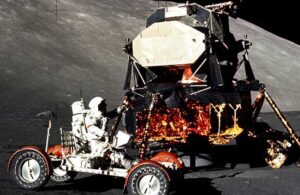 Ay yüzeyinde terk edilen Apollo 17 depreme neden oluyor