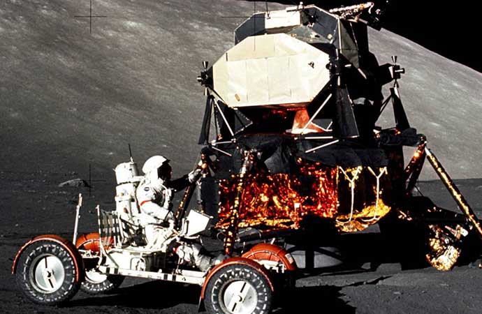 Ay yüzeyinde terk edilen Apollo 17 depreme neden oluyor