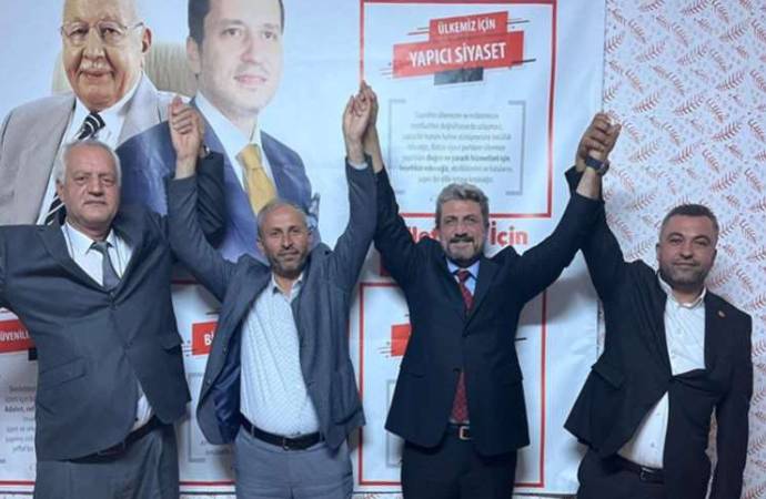 AKP ve MHP’den istifa edip Yeniden Refah’a geçtiler