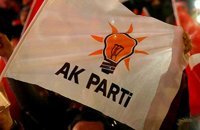 AKP’de yerel seçimler öncesinde bir istifa daha!