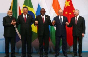 BRICS ilk sembolik banknotunu yayınladı: BAE Büyükelçisi’ne sunuldu