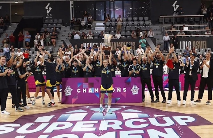 FIBA Süper Kupa şampiyonu Fenerbahçe!