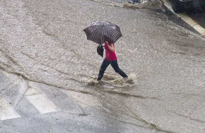İstanbul Valiliği’nden yağmur uyarısı: Dikkatli ve tedbirli olunmalıdır