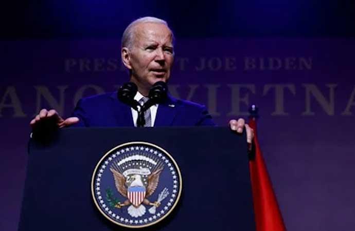 Vietnam’da Biden’a şok! Konuşmasını yarıda kestiler