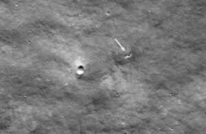 Rusya’nın Ay’a çarpan aracı 10 metrelik krater oluşturdu!