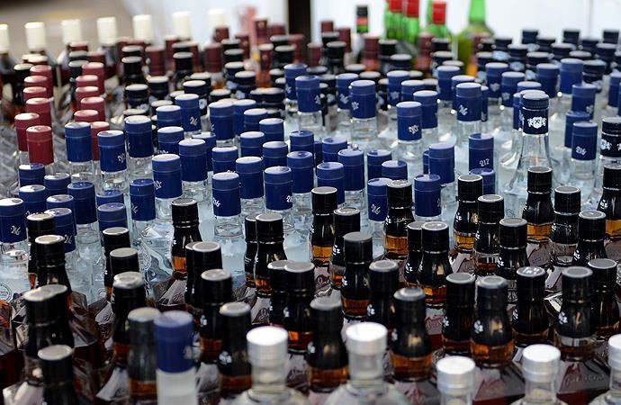 Yılbaşı öncesi sahte alkol operasyonu! ‘İçilemez’ yazılı etiketlerle sattılar