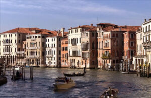 Venedik’ten turist akınına çözüm! “Günlük 5 euro” talep edilecek