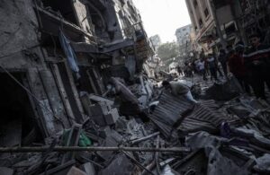 İsrail Gazze’de evleri vurdu! 30 ölü