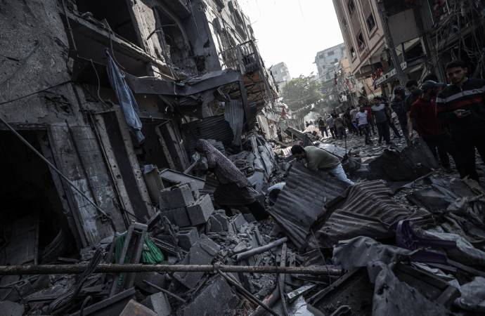 İsrail Gazze’de evleri vurdu! 30 ölü