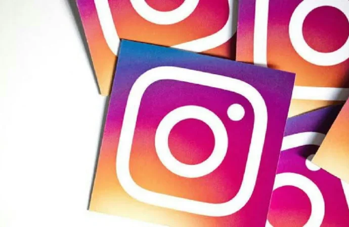 Instagram çıkartma oluşturma özelliğini test ediyor