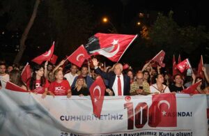 Adana sel oldu aktı: 100 bin Adanalı, 100. Kuruluş Yılı’nda Cumhuriyet’e sahip çıktı