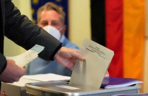 Almanya yerel seçimlerinde iktidar kan kaybederken aşırı sağ yükselişe geçti