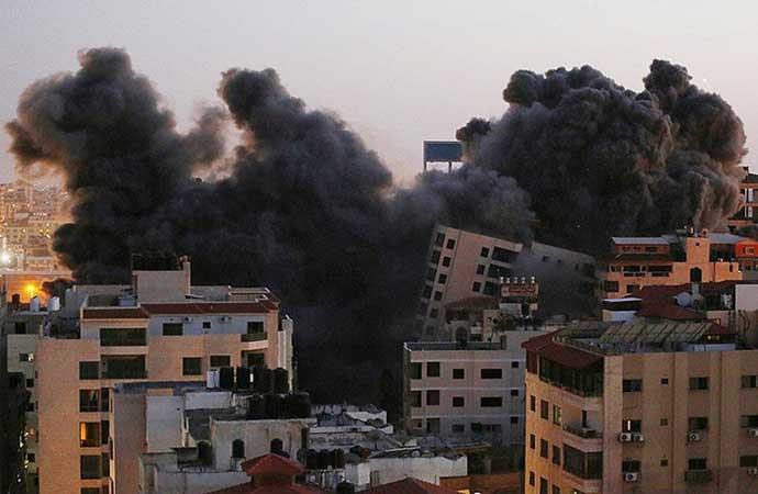 İsrail Gazze’de 12 bin kişinin sığındığı hastaneyi bombalamakla tehdit etti