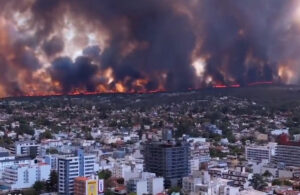 Arjantin’deki orman yangını yerleşim yerlerine sıçradı! En az 600 kişi tahliye edildi