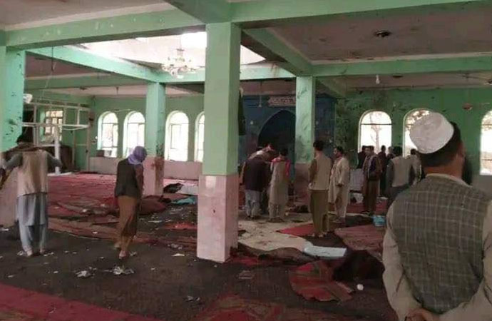 Afganistan’da Cuma namazı sırasında camide patlama! 17 ölü 20 yaralı