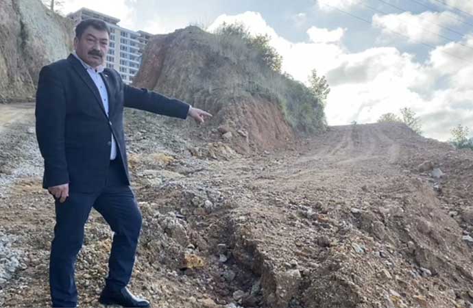 AKP’li belediyenin MHP’li başkan vekili inşaatına yol yapmak için cami arazisini kullandı