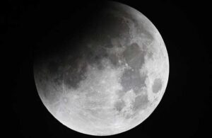 Bilim insanları Ay’ın içinde ne olduğu ilk kez açıkladı