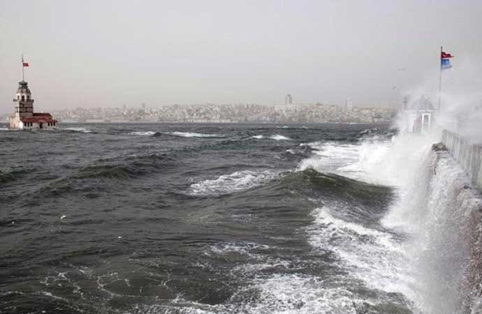 AKOM’dan İstanbul’a fırtına uyarısı! Sıcaklıklar 8-10 dereceye kadar düşecek