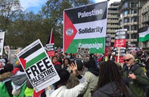 İngiltere’de binler Gazze için Başbakanlık Konutu’na yürüdü