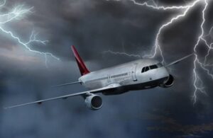 Ankara-Rize uçağına şimşek çarptı