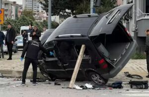 Sivil polis aracı hafif ticari araca çarptı! İkisi ağır dört yaralı
