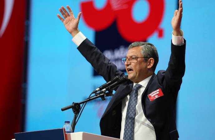 CHP’nin yeni genel başkanı seçilen Özgür Özel Kimdir?