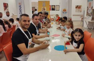 Adana Büyükşehir Belediyesi’nin Kadına Yönelik Şiddete Karşı Uluslararası Mücadele etkinlikleri sürüyor: Babalar ve Çocuklar Mutfakta