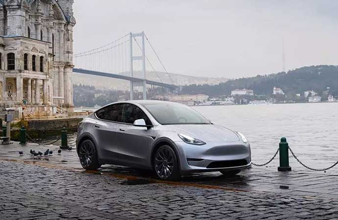 Batarya neredeyse yeni bir otomobil fiyatı! Tesla değişim ücretini açıklandı