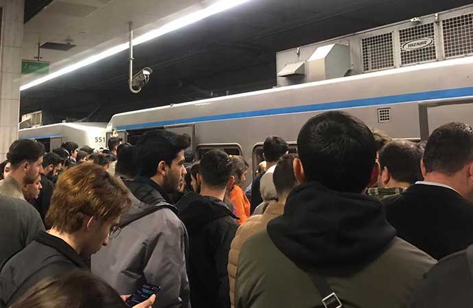 İstanbul’da metro arızası: Yolcular araçta kaldı