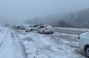 Kar uyarılarına rağmen yeterli önlem alınmayan Bolu’da onlarca araç yolda kaldı