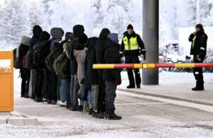 Finlandiya’dan Rusya sınırına beton bariyer