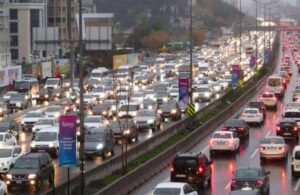 Sağanağın etkili olduğu İstanbul’da trafik felç oldu