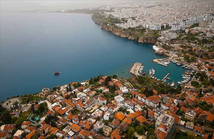 Yabancılar en çok Antalya ve İstanbul’dan konut aldı