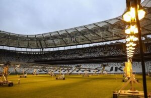 Tüpraş Stadyumu çimlerine derbiye özel bakım